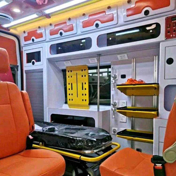 龙马潭长途救护车护送病人租赁价格